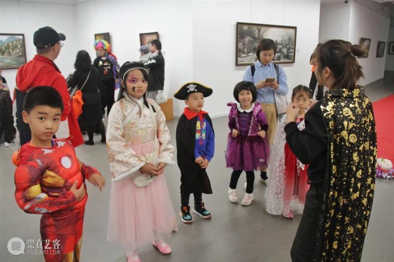 Trick or Treat 黎岸创艺之万圣节精彩回顾 美博艺术中心 万圣节 黎岸 小孩 鬼怪 逐家 糖果 群众 之中 人类 Halloween 崇真艺客